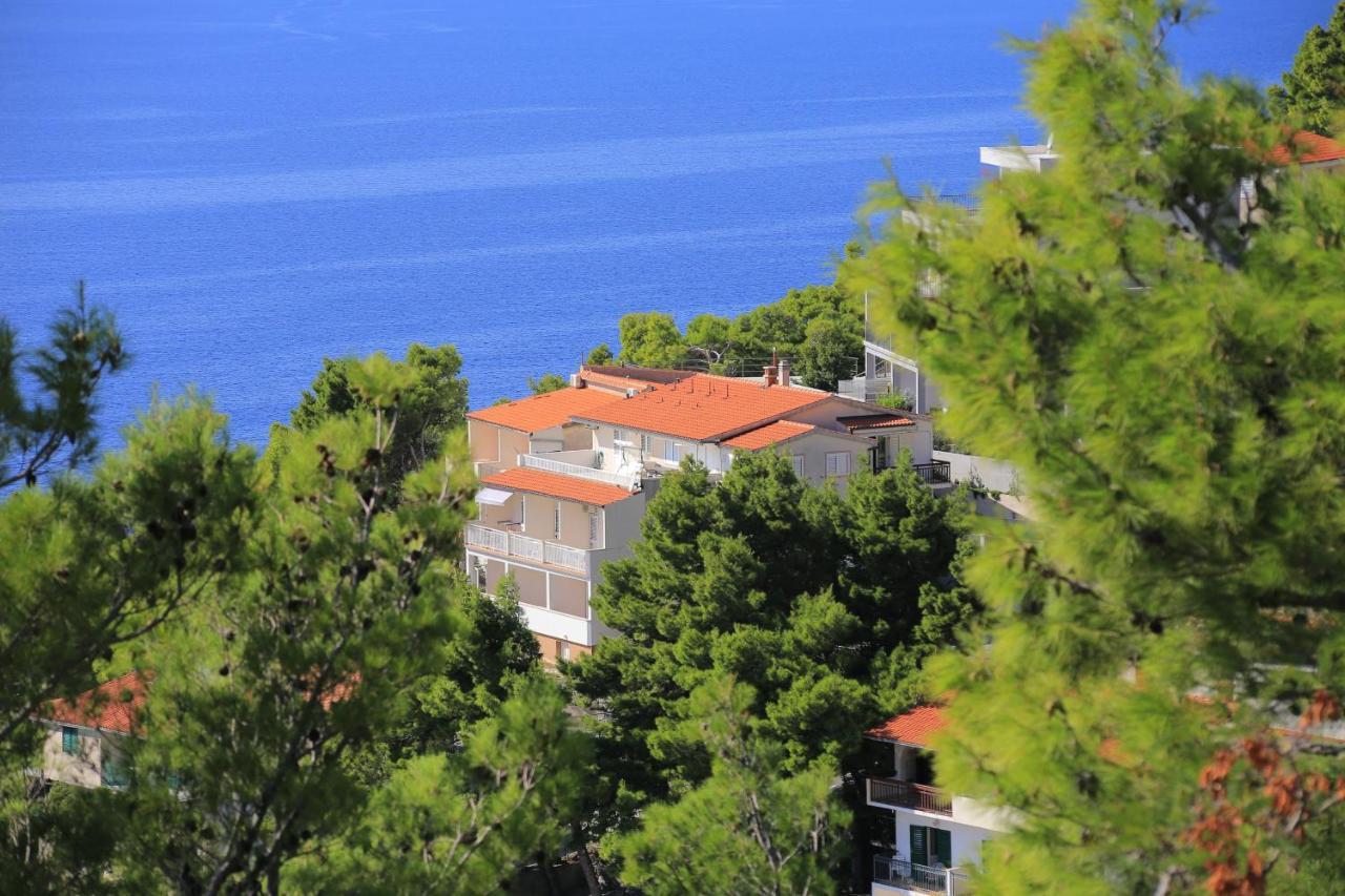 Apartments By The Sea Brela, Makarska - 6688 Exterior foto